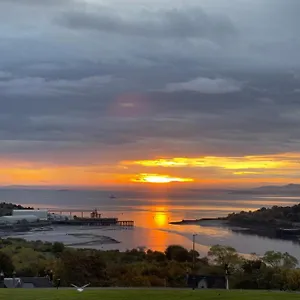 Sea View House 10 Min To Edinburgh Homestay