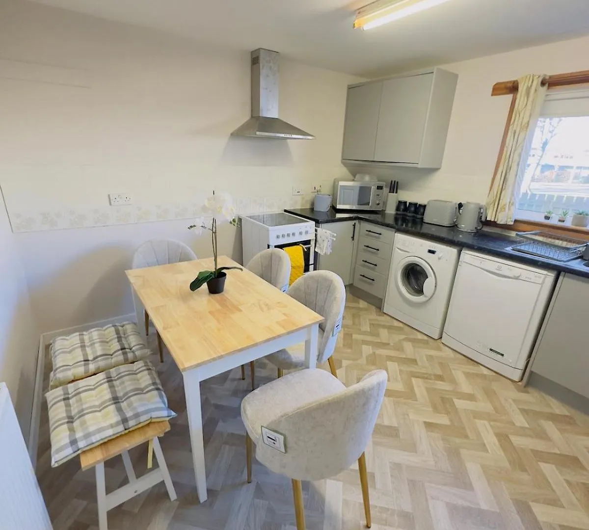 Holiday home Modern & Cosy 3 Bedroom Inverkeithing Home- Ideal For Edinburgh Dunfermline & St Andrews With Free Parking United Kingdom