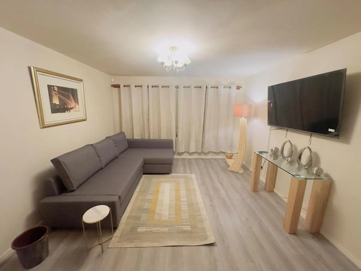 Holiday home Modern & Cosy 3 Bedroom Inverkeithing Home- Ideal For Edinburgh Dunfermline & St Andrews With Free Parking
