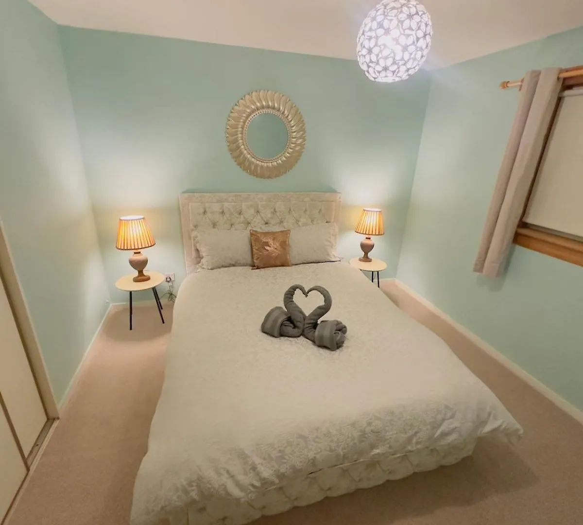 Modern & Cosy 3 Bedroom Inverkeithing Home- Ideal For Edinburgh Dunfermline & St Andrews With Free Parking Holiday home