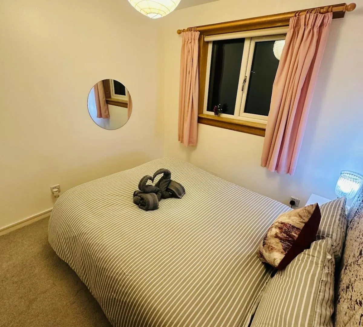 Modern & Cosy 3 Bedroom Inverkeithing Home- Ideal For Edinburgh Dunfermline & St Andrews With Free Parking 0*,  United Kingdom