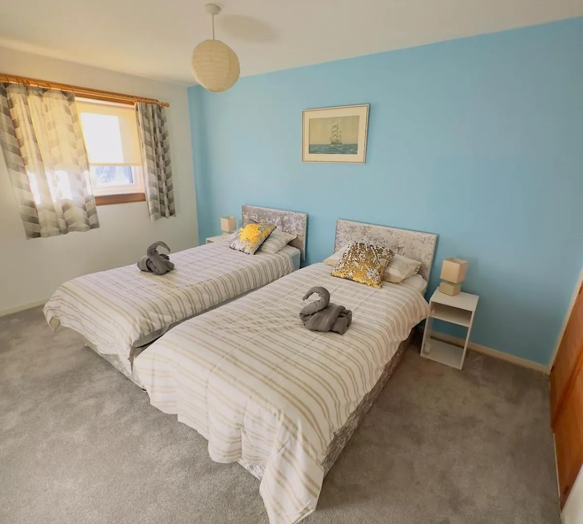 Modern & Cosy 3 Bedroom Inverkeithing Home- Ideal For Edinburgh Dunfermline & St Andrews With Free Parking Holiday home