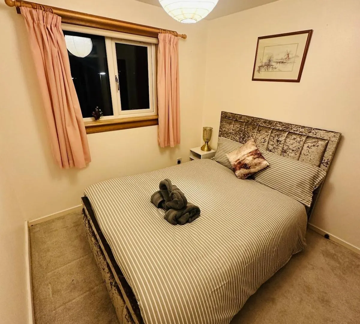 Modern & Cosy 3 Bedroom Inverkeithing Home- Ideal For Edinburgh Dunfermline & St Andrews With Free Parking